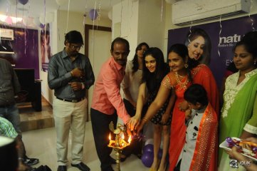 Adah Sharma Launches Naturals Salon at Pragathi Nagar